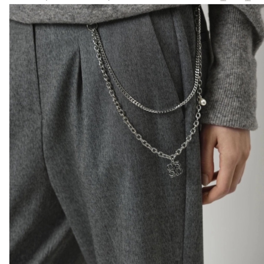 Silver Chain Detail